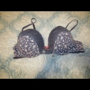 A Laura Ashley bra size 38 C